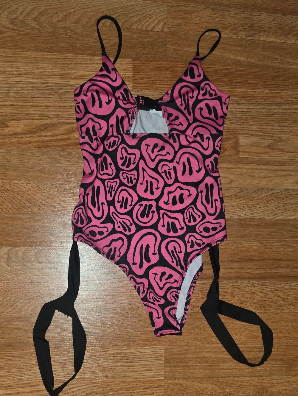 iHeartRaves Festival Sexy Pink & Black Smiley Graphic One-Piece Bodysuit Size S